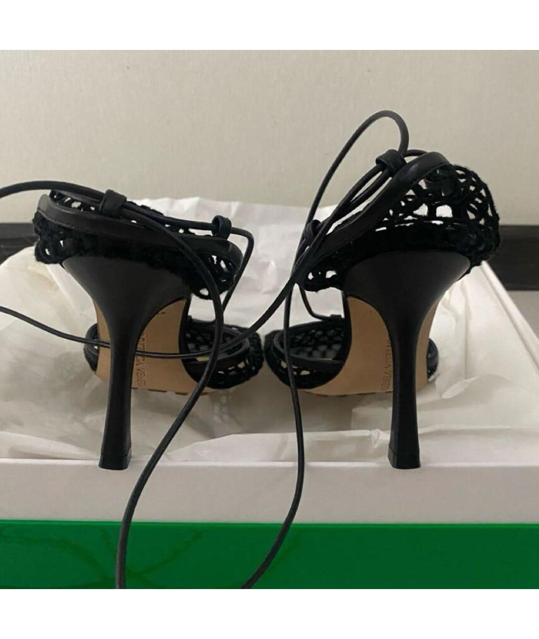 BOTTEGA VENETA Черные кожаные босоножки, фото 6