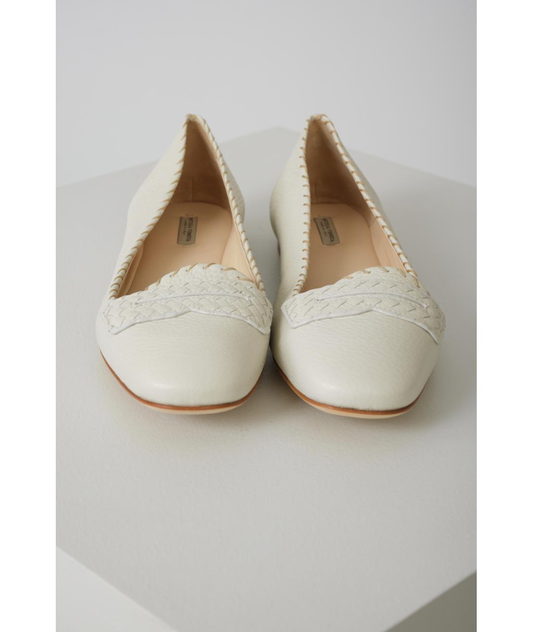 BOTTEGA VENETA Белые кожаные балетки, фото 3