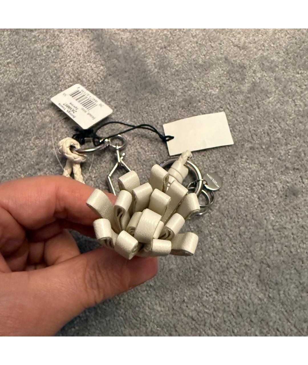 BOTTEGA VENETA Белый брелок, фото 5