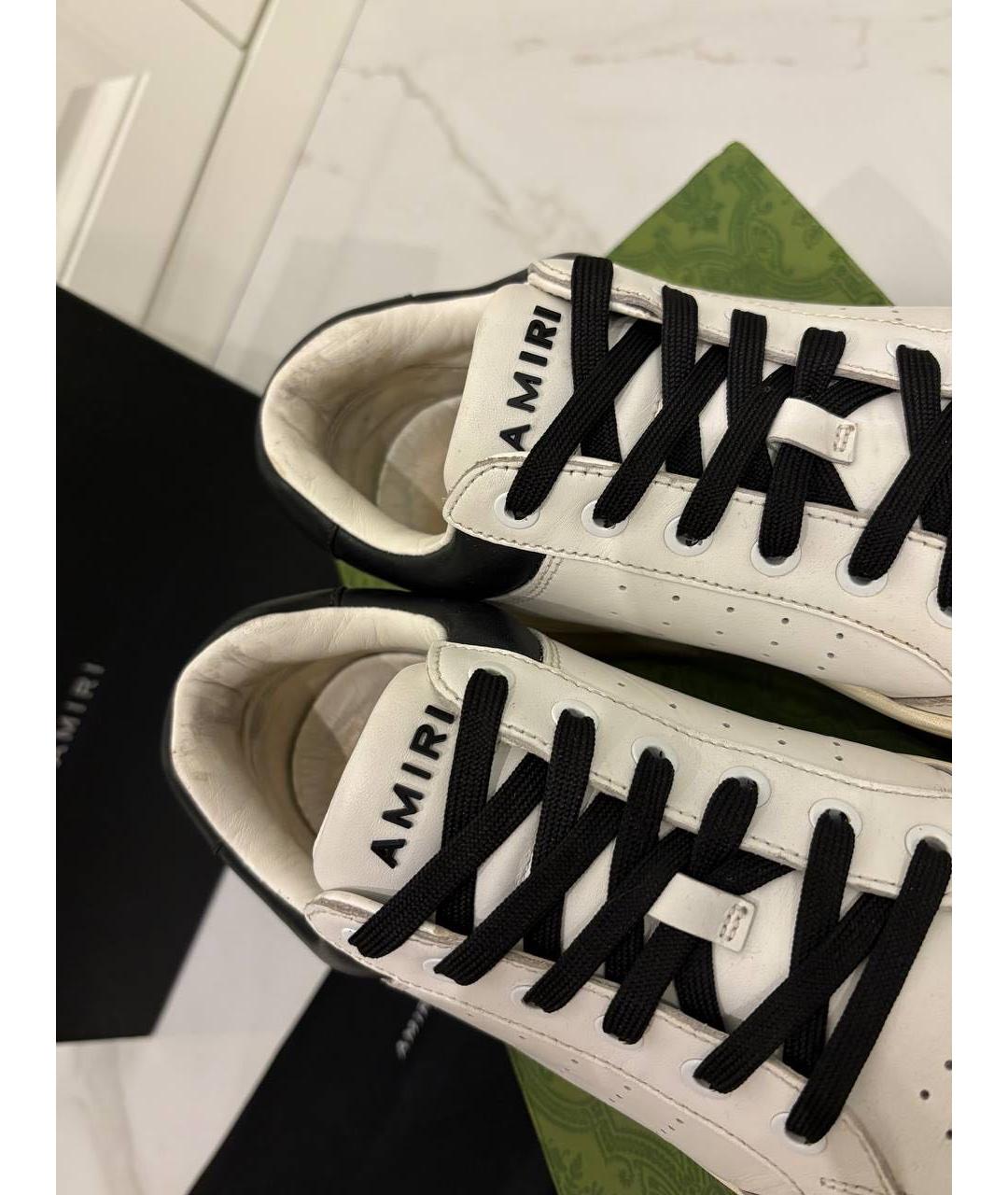 AMIRI Белые кожаные низкие кроссовки / кеды, фото 3