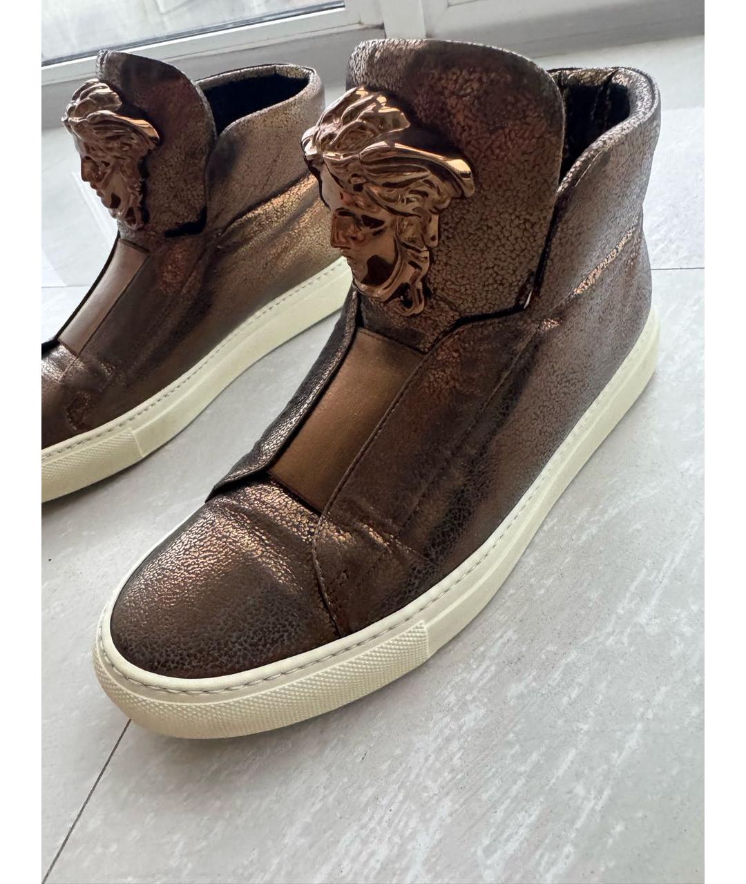 VERSACE Коричневые кожаные кроссовки, фото 2