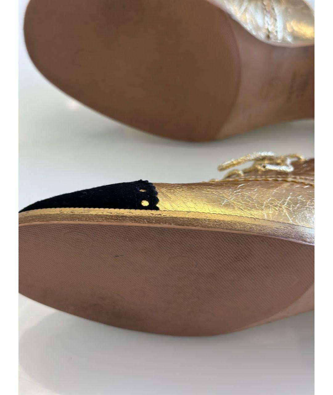 CHANEL Золотые кожаные туфли, фото 3