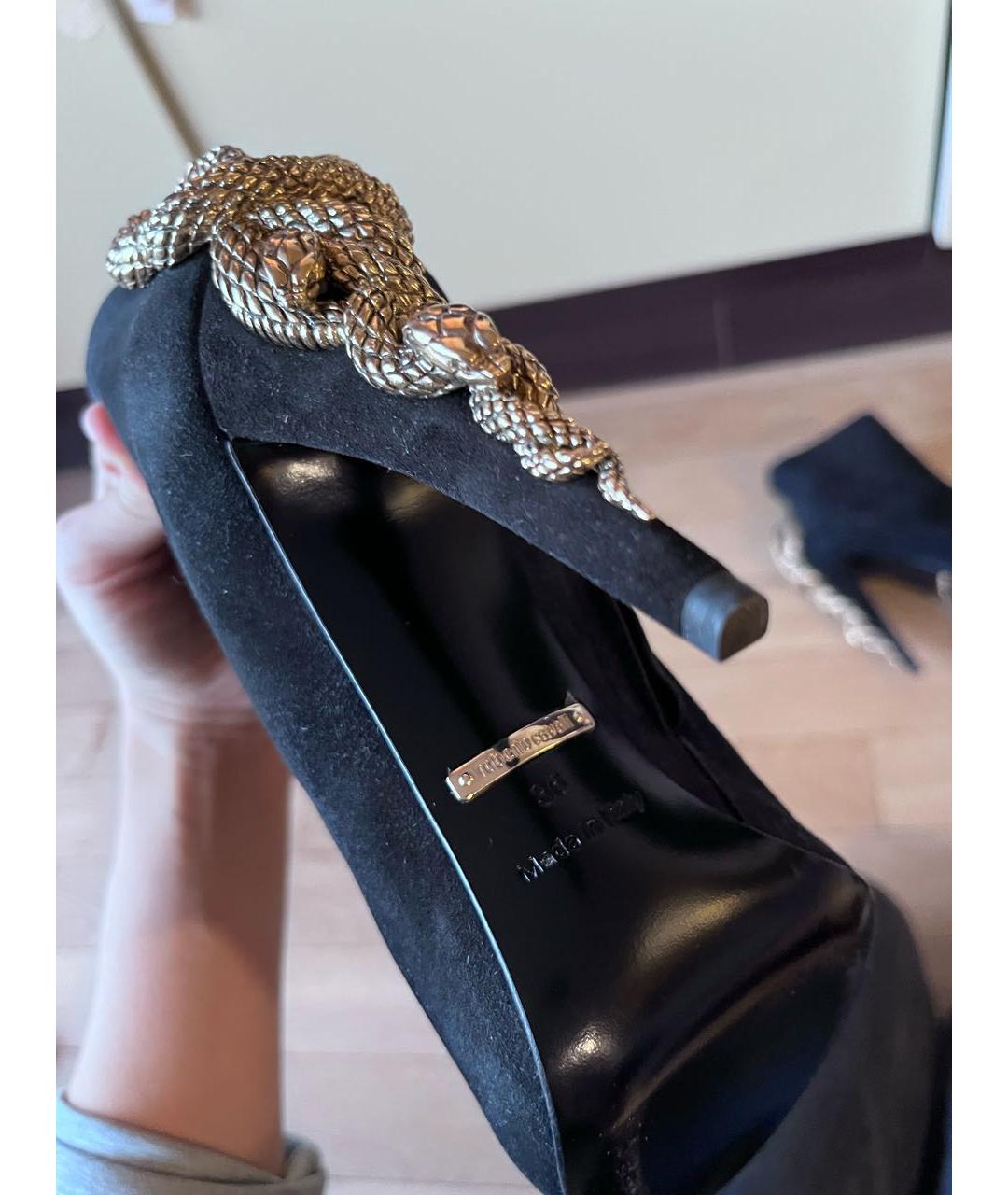 ROBERTO CAVALLI Черные замшевые ботильоны, фото 6