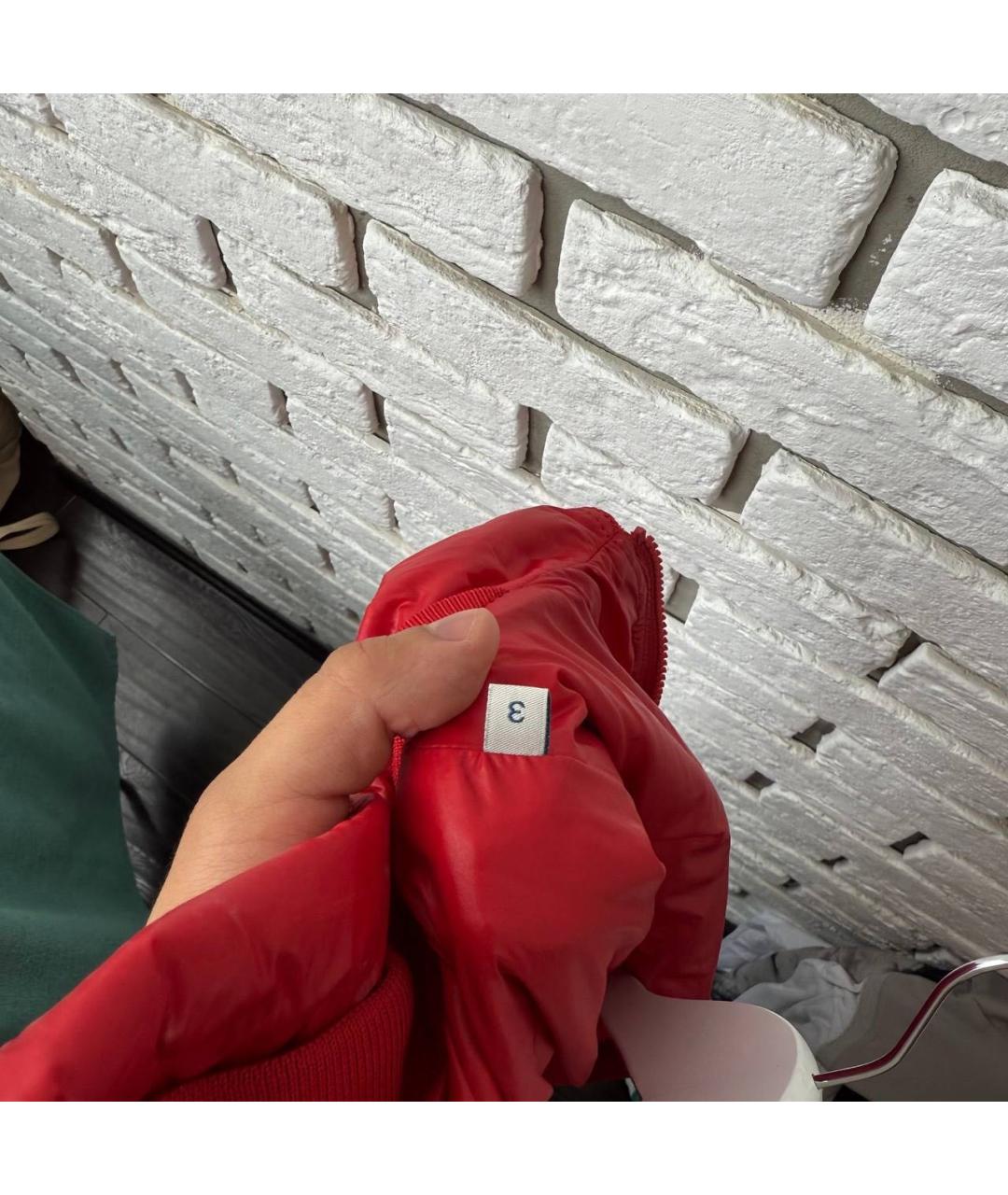 MONCLER Красная полиэстеровая куртка, фото 6