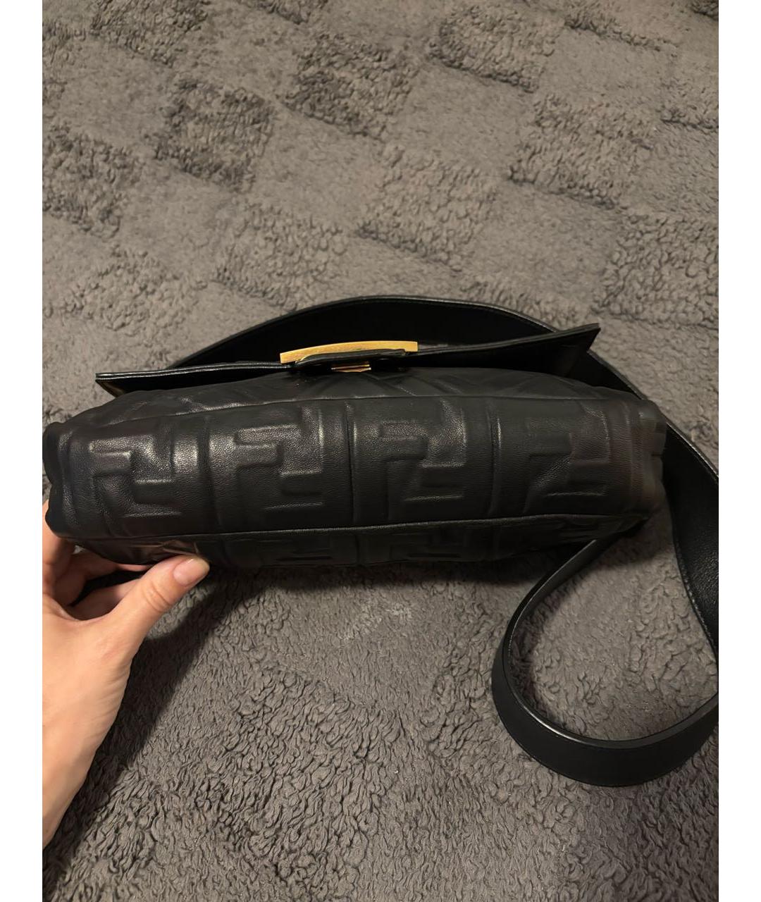 FENDI Черная кожаная сумка через плечо, фото 3
