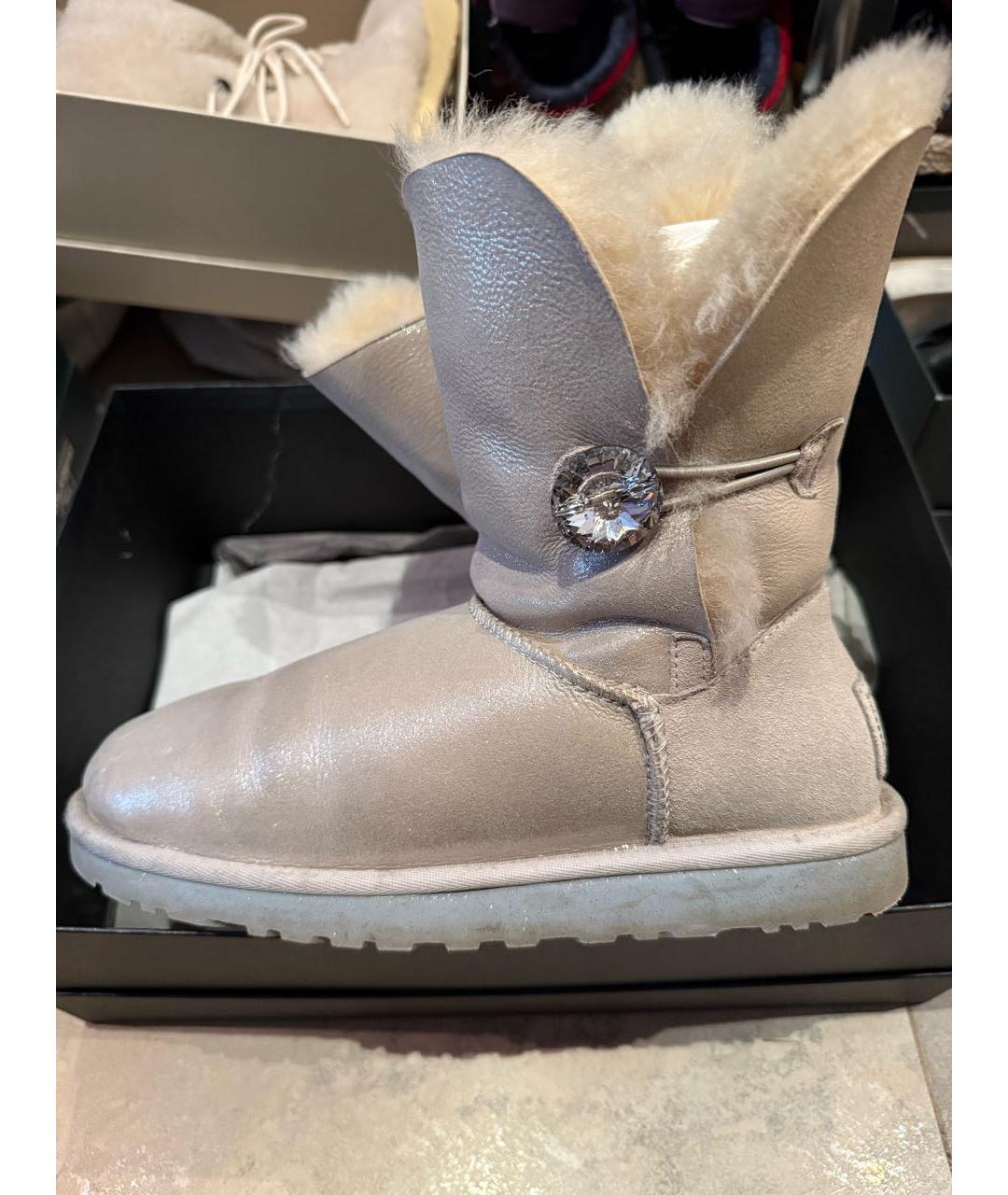 UGG AUSTRALIA Золотые сапоги, фото 2