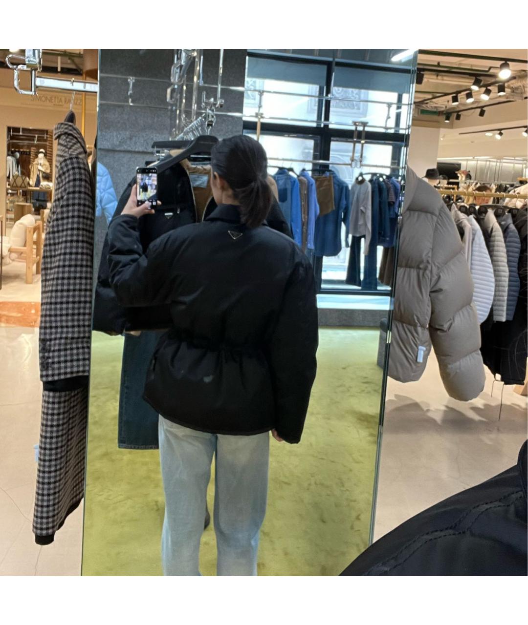 PRADA Черный полиэстеровый пуховик, фото 7