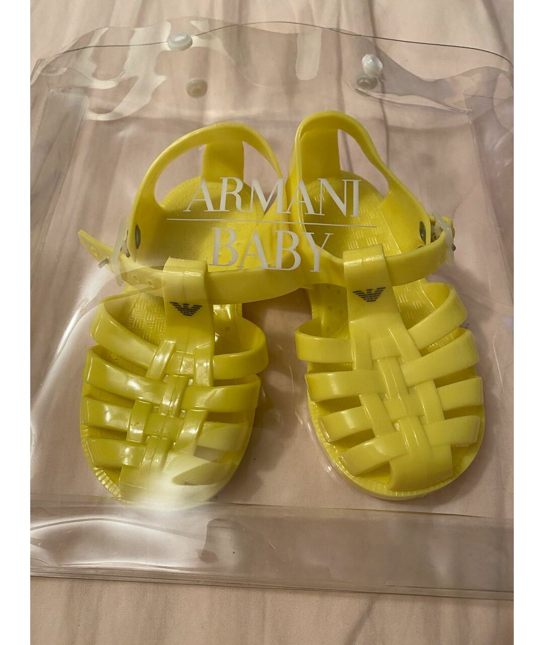 EMPORIO ARMANI KIDS Желтые резиновые сандалии и шлепанцы, фото 2