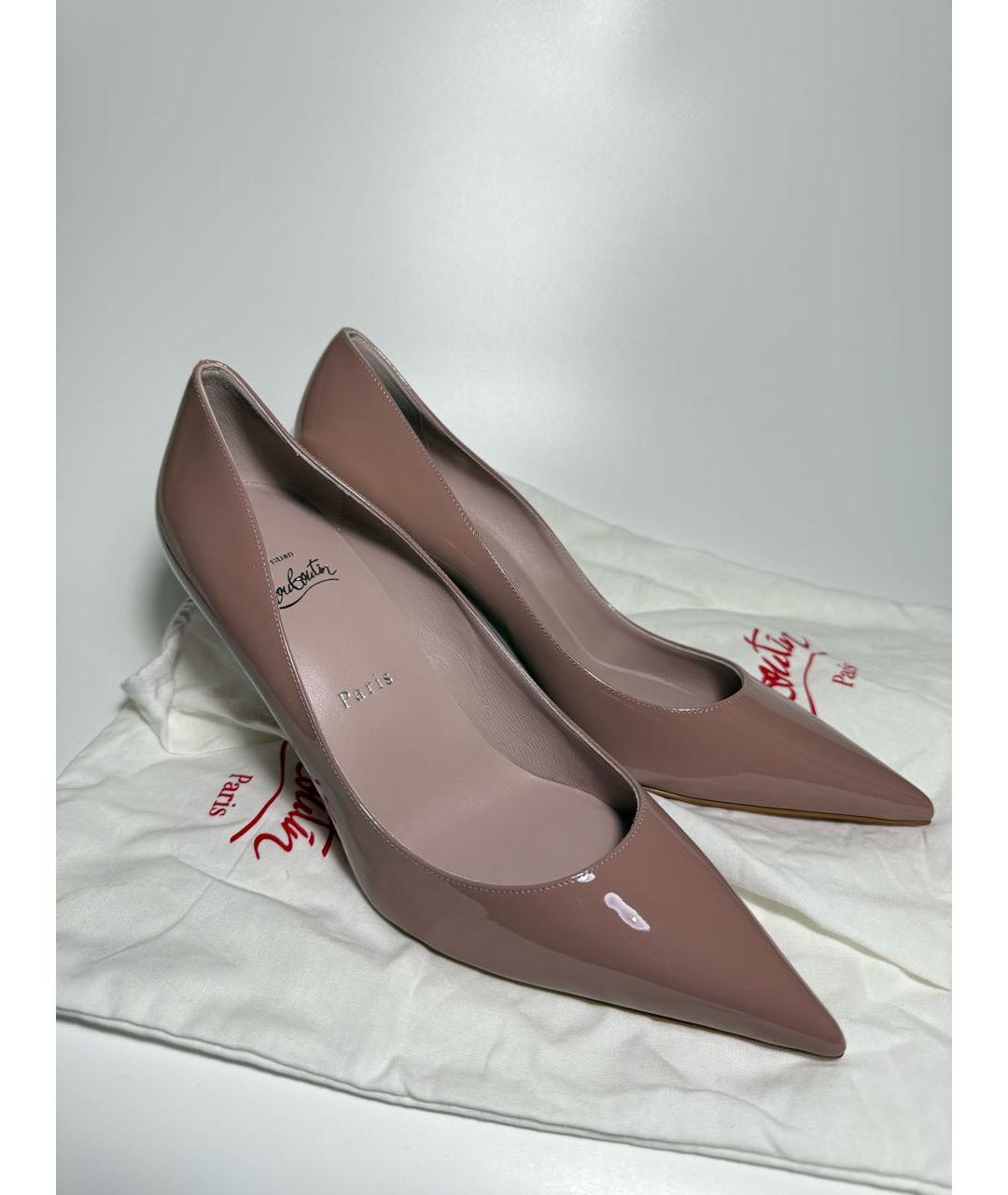 CHRISTIAN LOUBOUTIN Бежевые туфли из лакированной кожи, фото 6