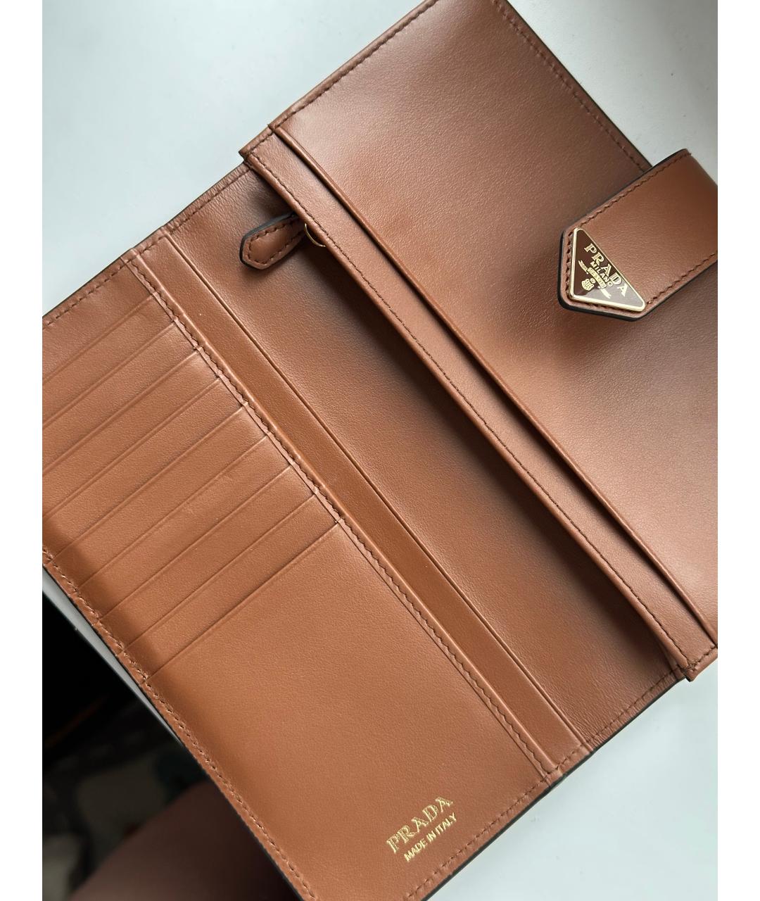 PRADA Коричневый кожаный кошелек, фото 4