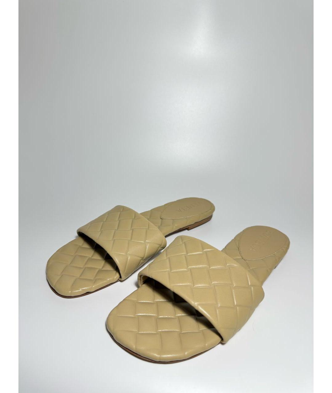 BOTTEGA VENETA Бежевые кожаные шлепанцы, фото 2