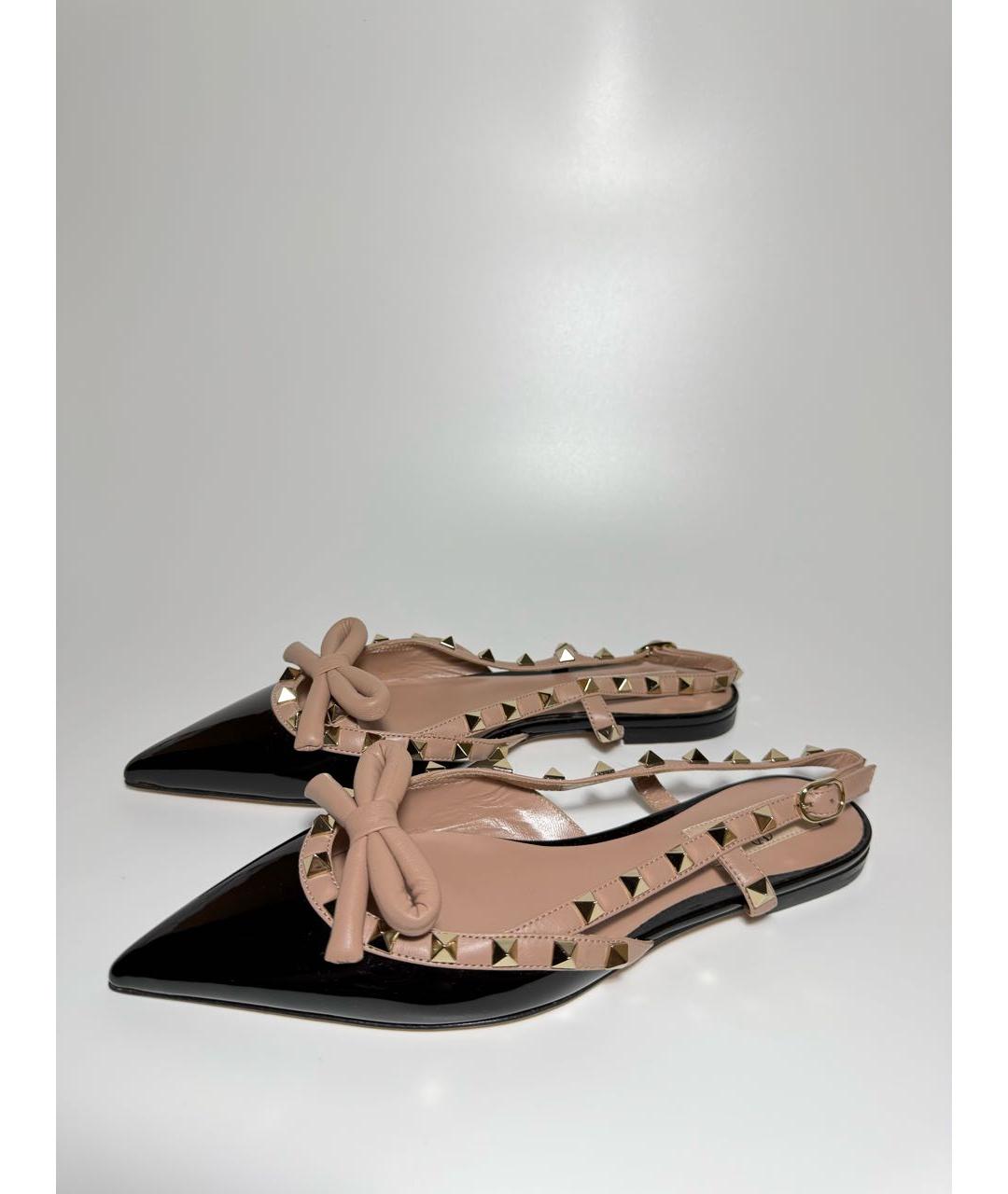 VALENTINO Черные лодочки на низком каблуке из лакированной кожи, фото 3