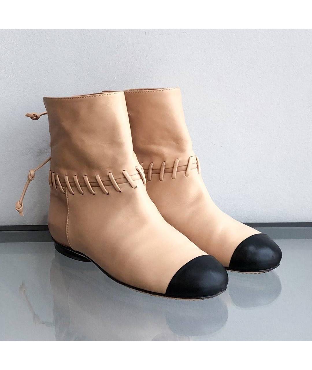 CHANEL Бежевые кожаные ботинки, фото 2