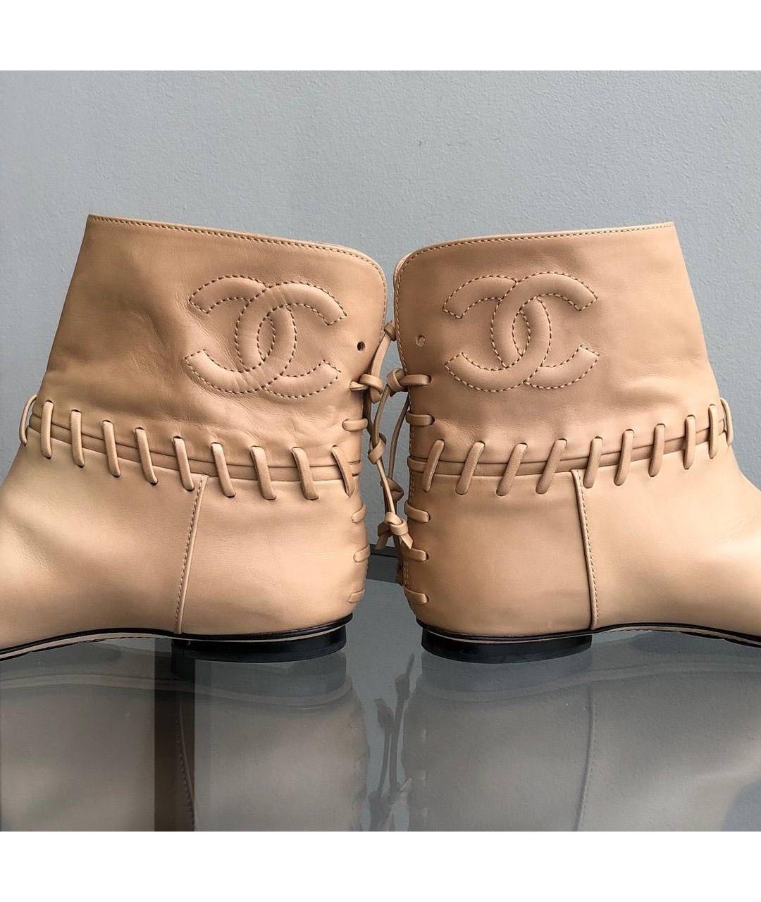 CHANEL Бежевые кожаные ботинки, фото 3