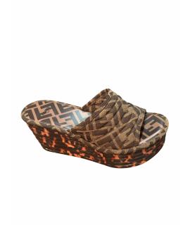 FENDI Шлепанцы