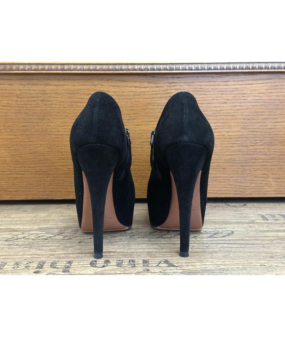 ALAIA Черные замшевые ботильоны, фото 4