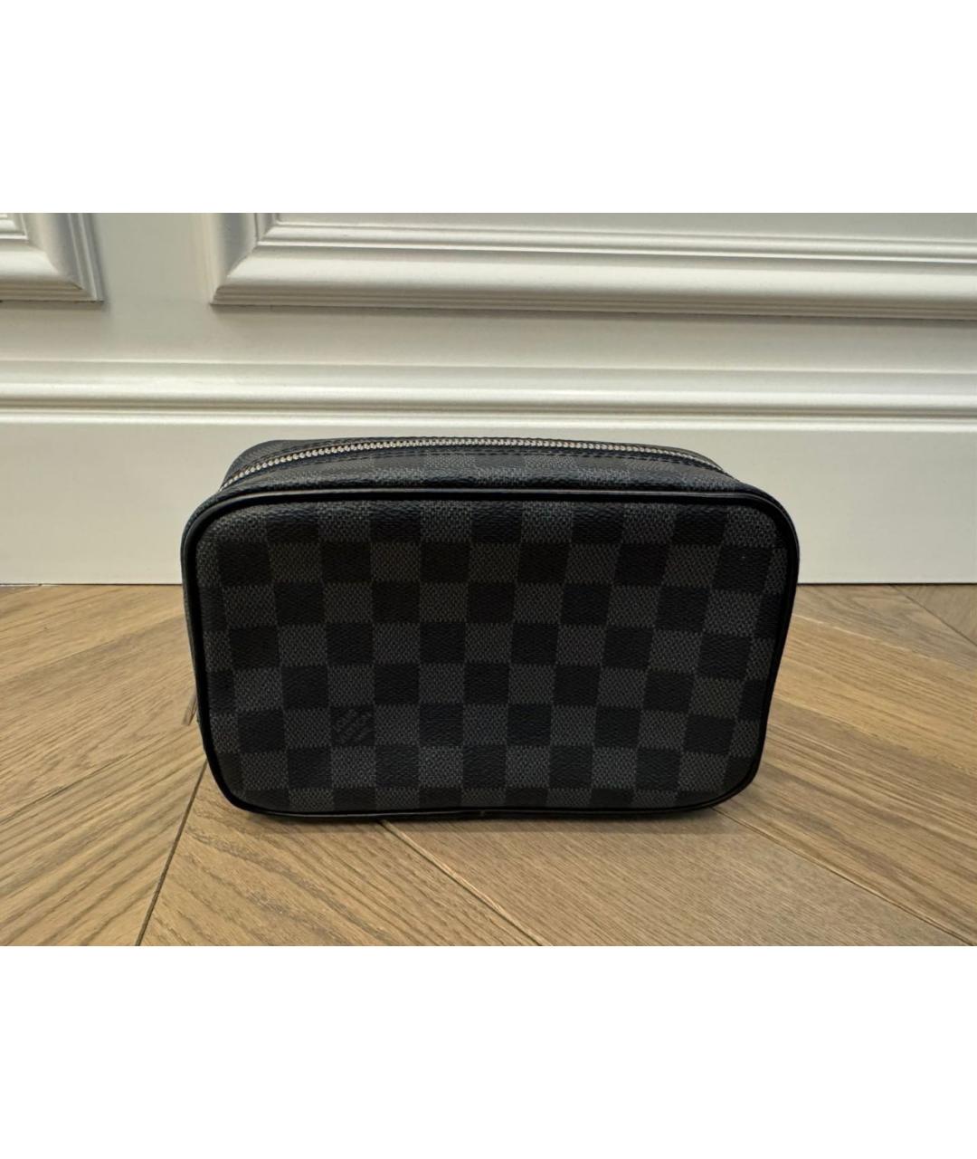 LOUIS VUITTON Антрацитовая барсетка, фото 5