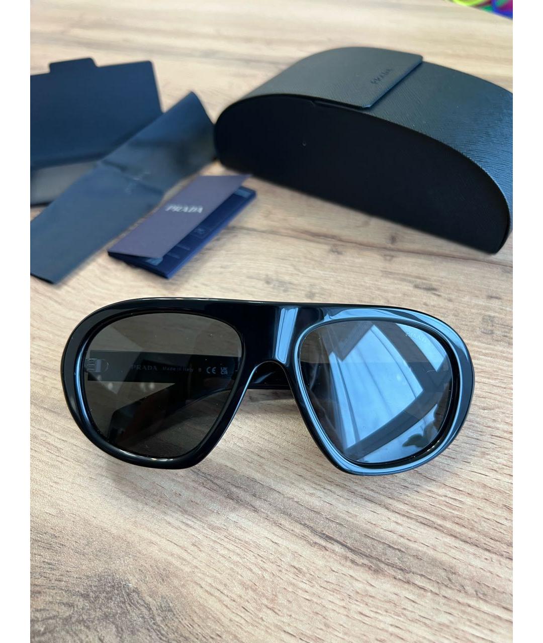 PRADA Черные пластиковые солнцезащитные очки, фото 9