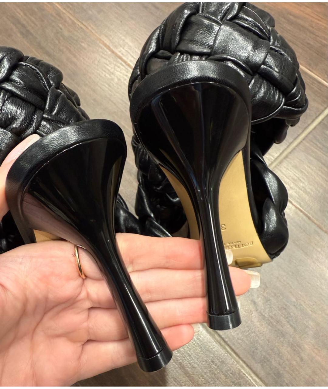 BOTTEGA VENETA Черные кожаные босоножки, фото 4