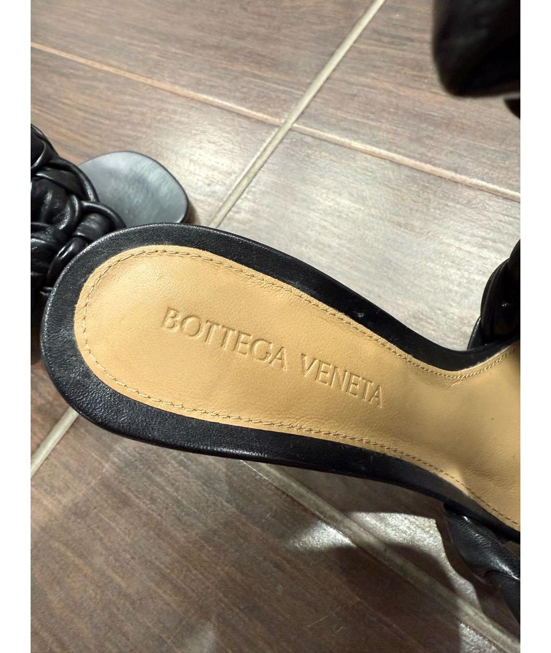 BOTTEGA VENETA Черные кожаные босоножки, фото 5