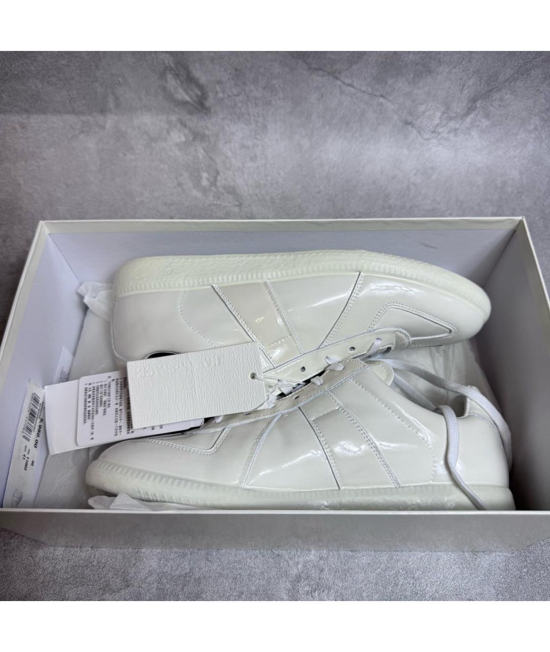 MAISON MARGIELA Белые низкие кроссовки / кеды из лакированной кожи, фото 4