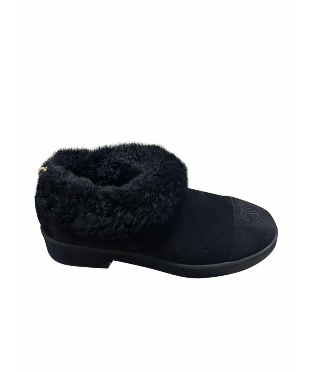 CHANEL Черные замшевые ботинки, фото 1