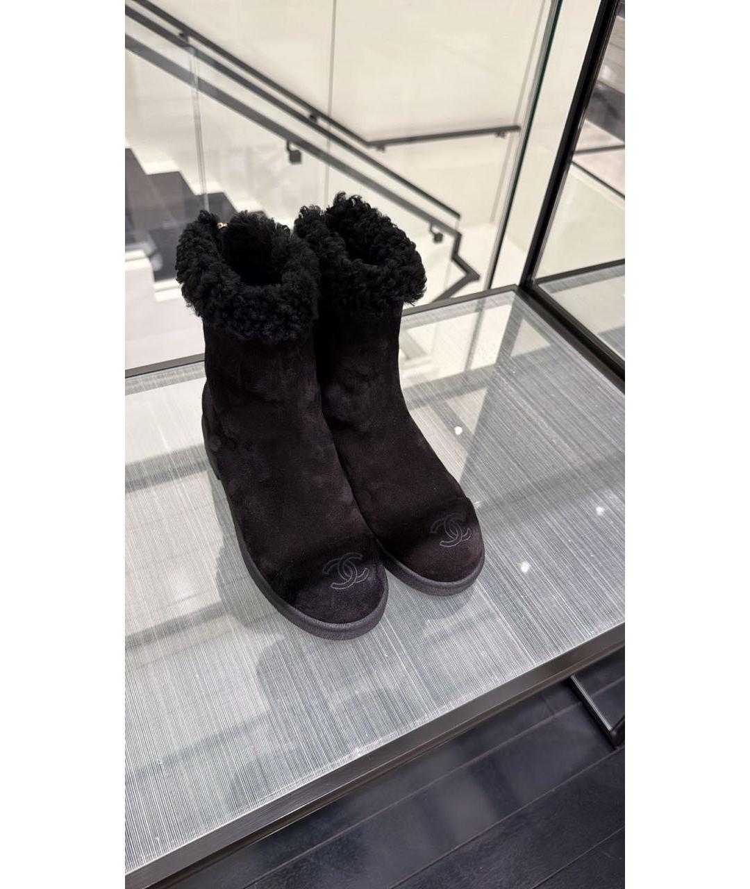 CHANEL Черные замшевые полусапоги, фото 2
