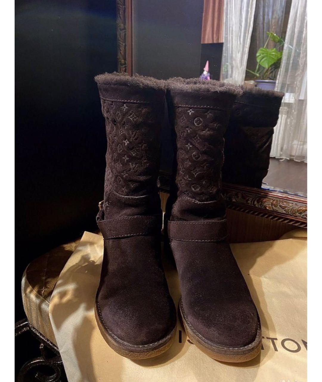 LOUIS VUITTON Коричневые замшевые сапоги, фото 2