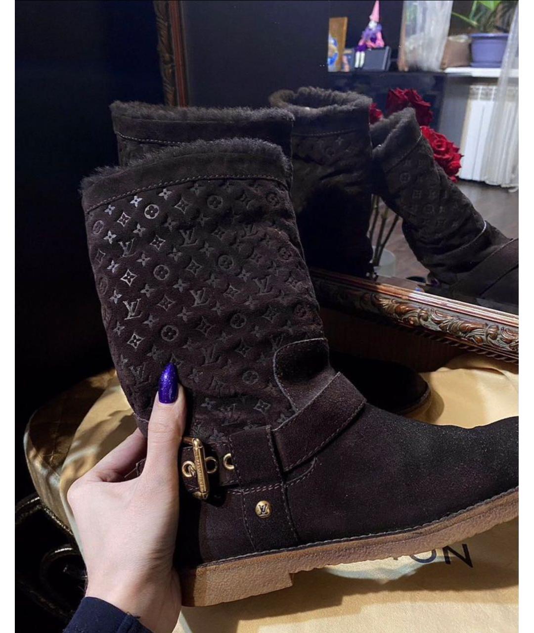 LOUIS VUITTON Коричневые замшевые сапоги, фото 3