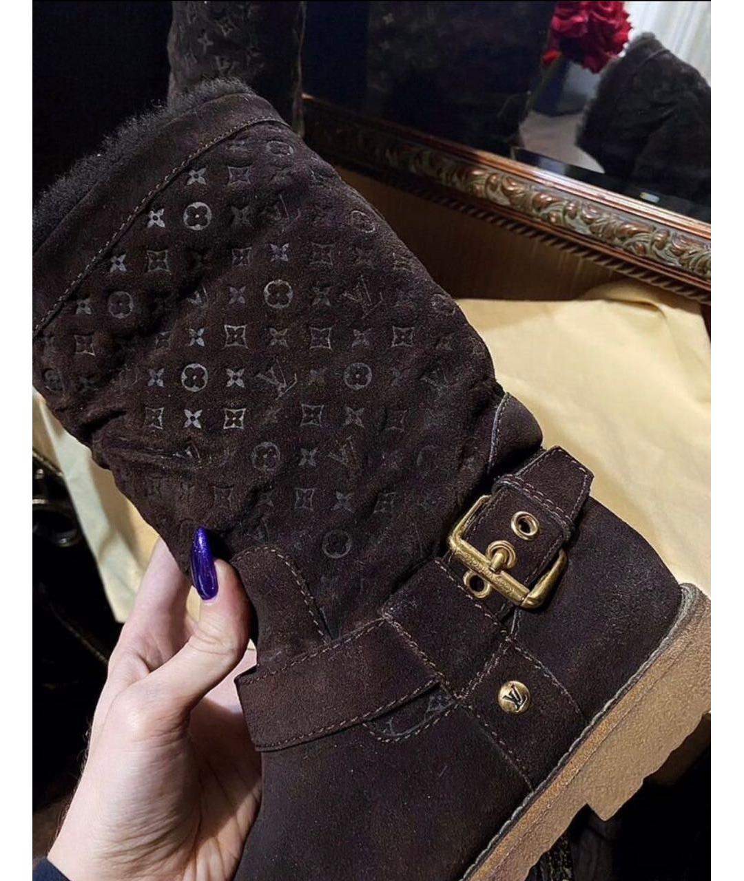 LOUIS VUITTON Коричневые замшевые сапоги, фото 4