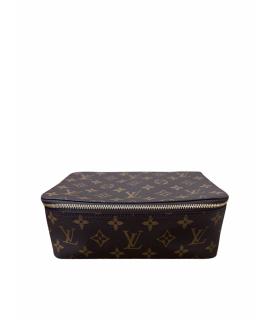 LOUIS VUITTON Косметичка