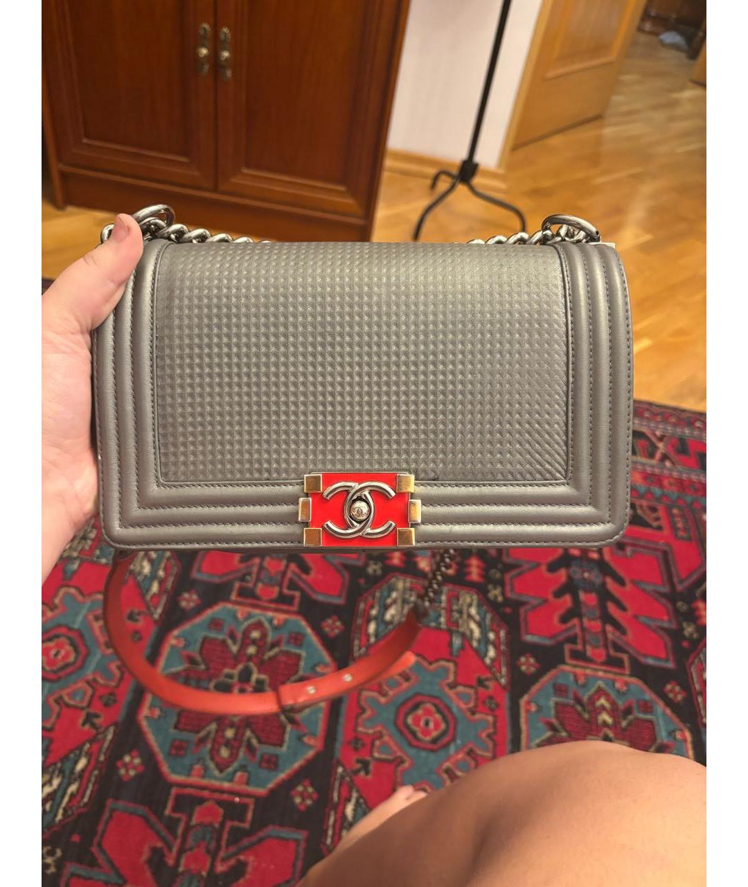 CHANEL Серая кожаная сумка через плечо, фото 5