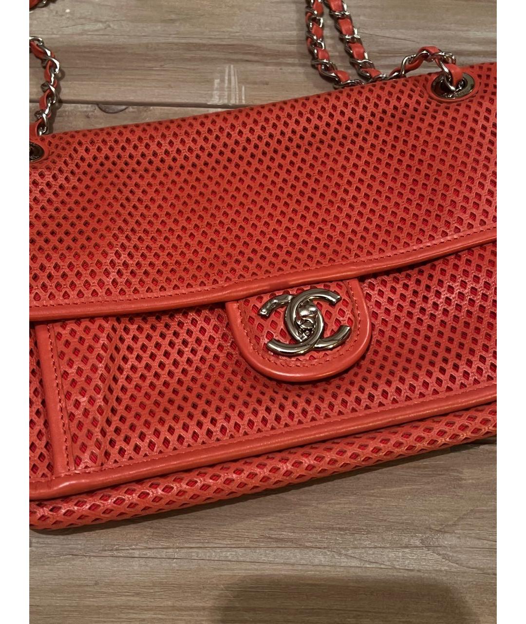 CHANEL Коралловая кожаная сумка через плечо, фото 3