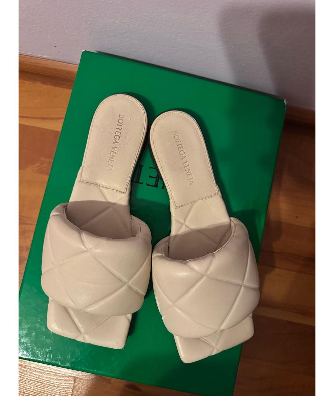 BOTTEGA VENETA Бежевые кожаные шлепанцы, фото 5