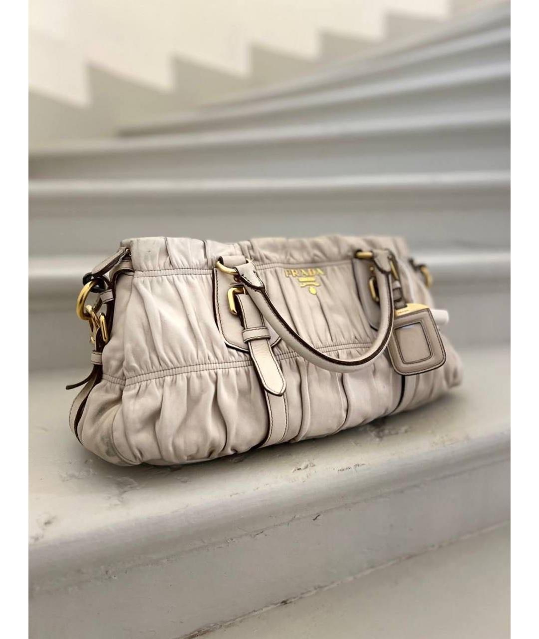 PRADA Бежевая кожаная сумка через плечо, фото 6