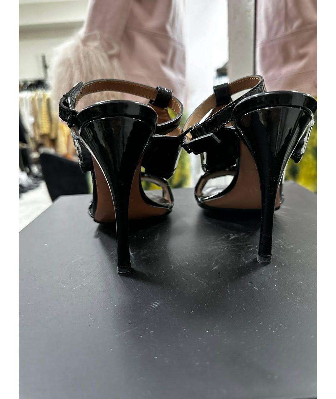 ALAIA Черные босоножки из лакированной кожи, фото 4