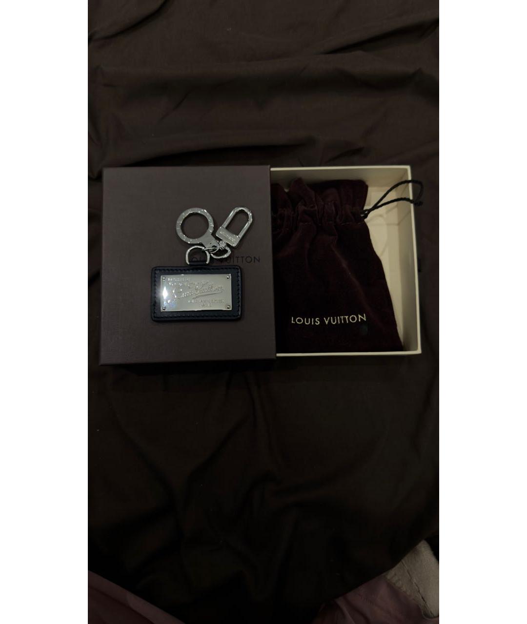 LOUIS VUITTON Серебрянный брелок, фото 2