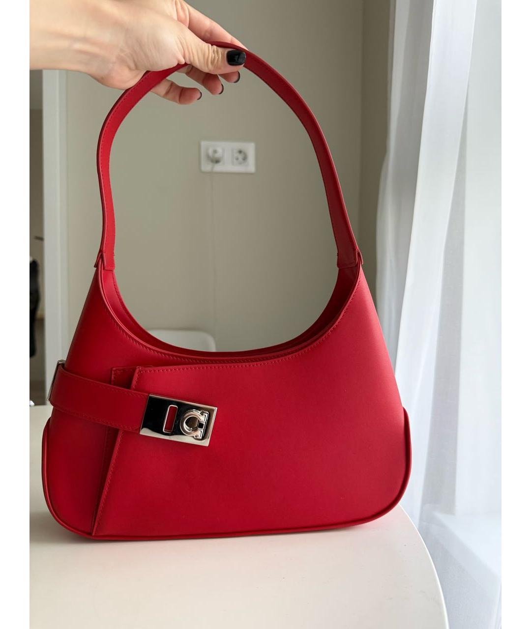 FERRAGAMO Красная кожаная сумка через плечо, фото 9