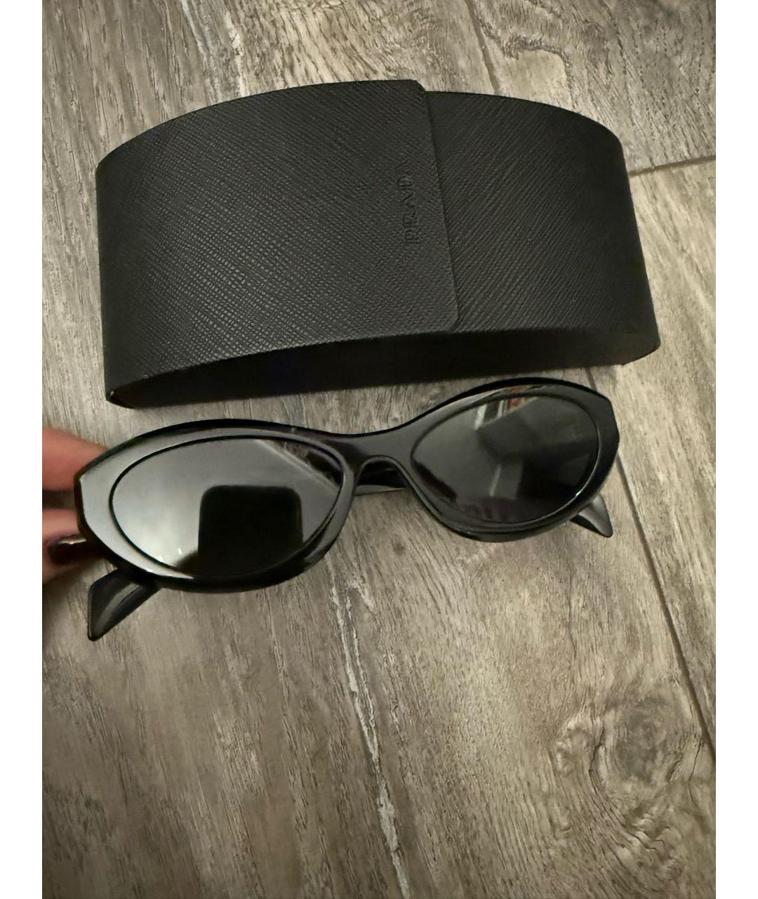 PRADA Черные пластиковые солнцезащитные очки, фото 2