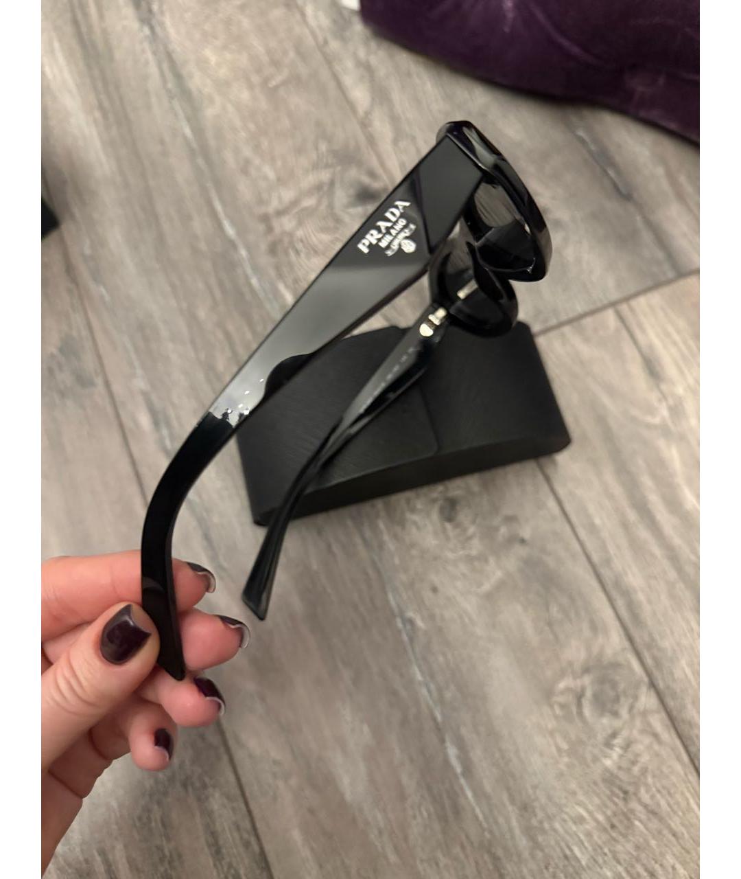 PRADA Черные пластиковые солнцезащитные очки, фото 3