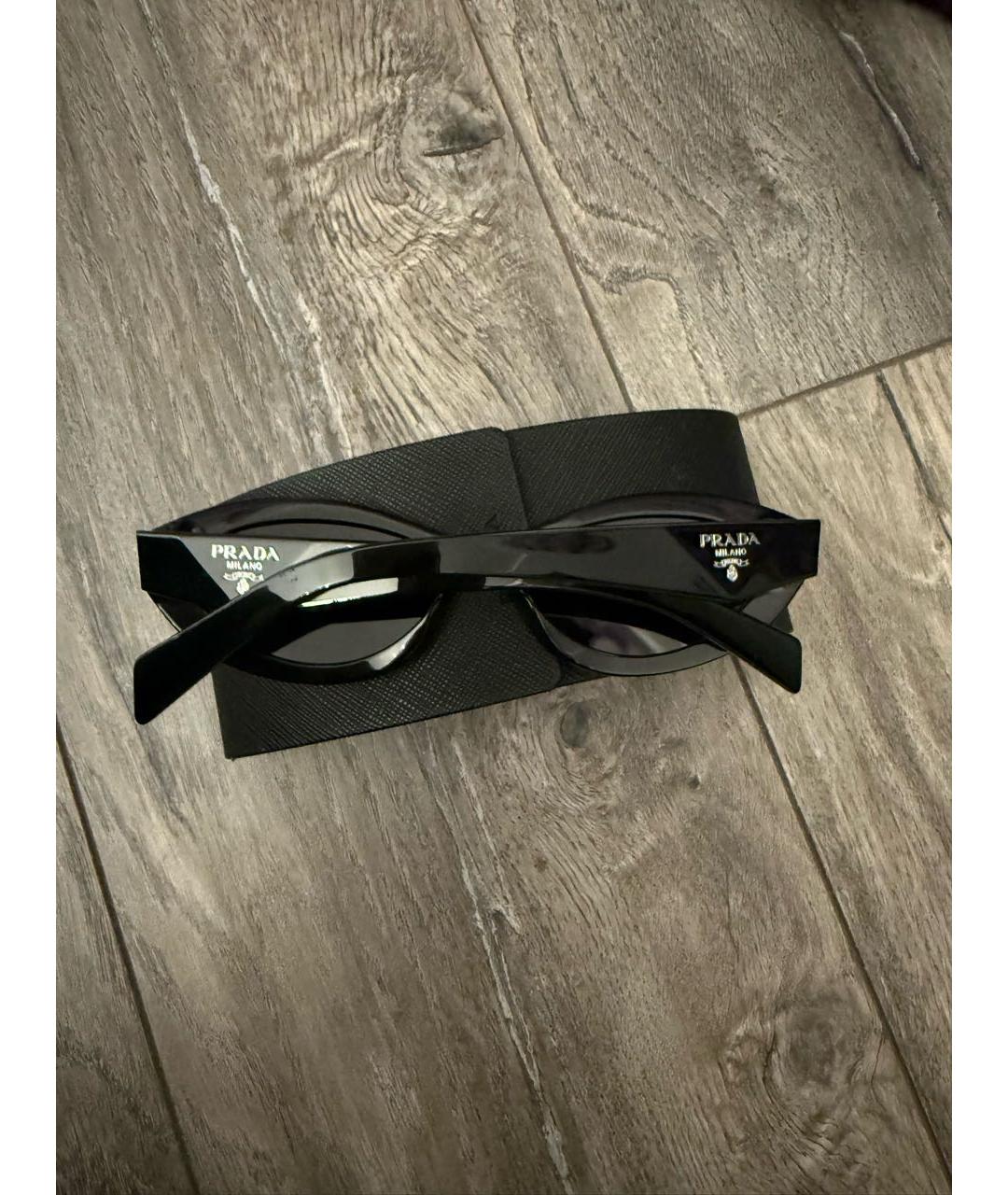 PRADA Черные пластиковые солнцезащитные очки, фото 4