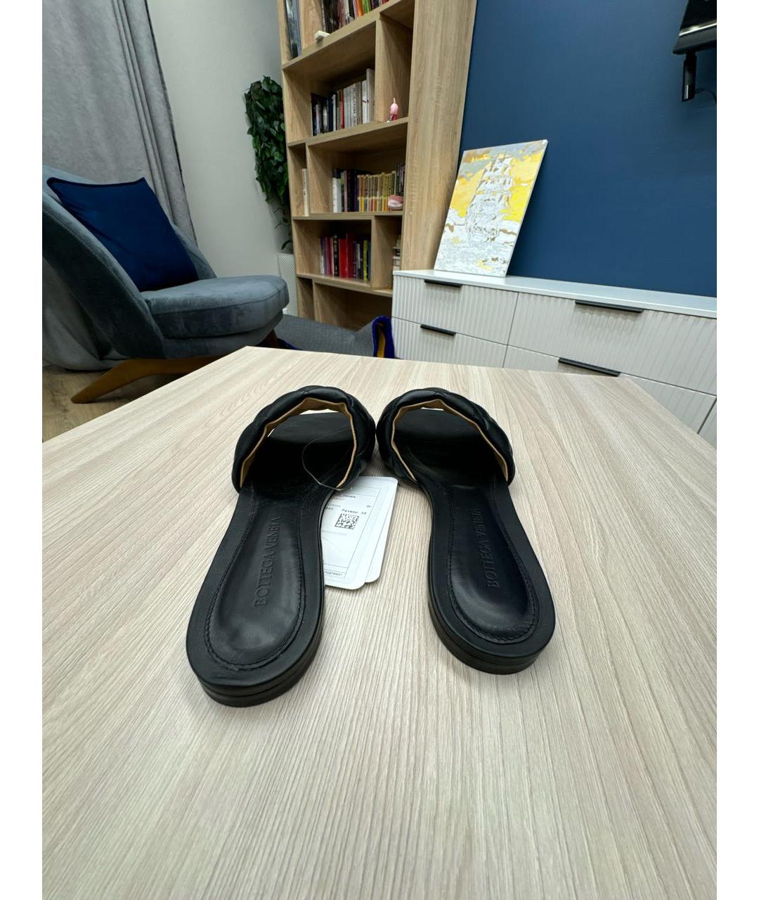 BOTTEGA VENETA Черные кожаные шлепанцы, фото 4