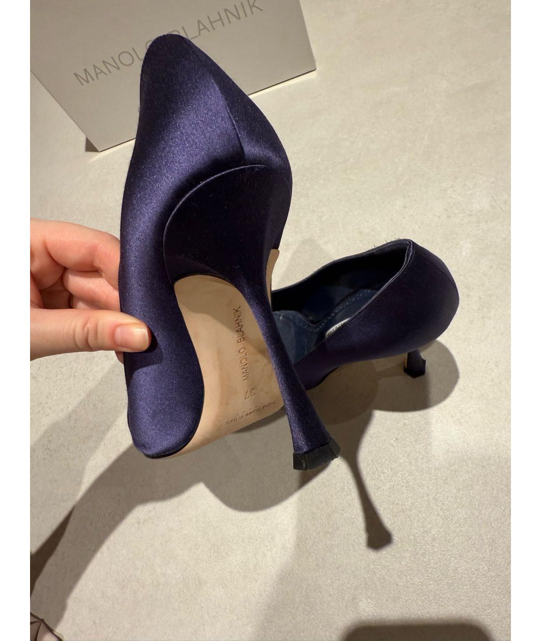 MANOLO BLAHNIK Темно-синие текстильные туфли, фото 4