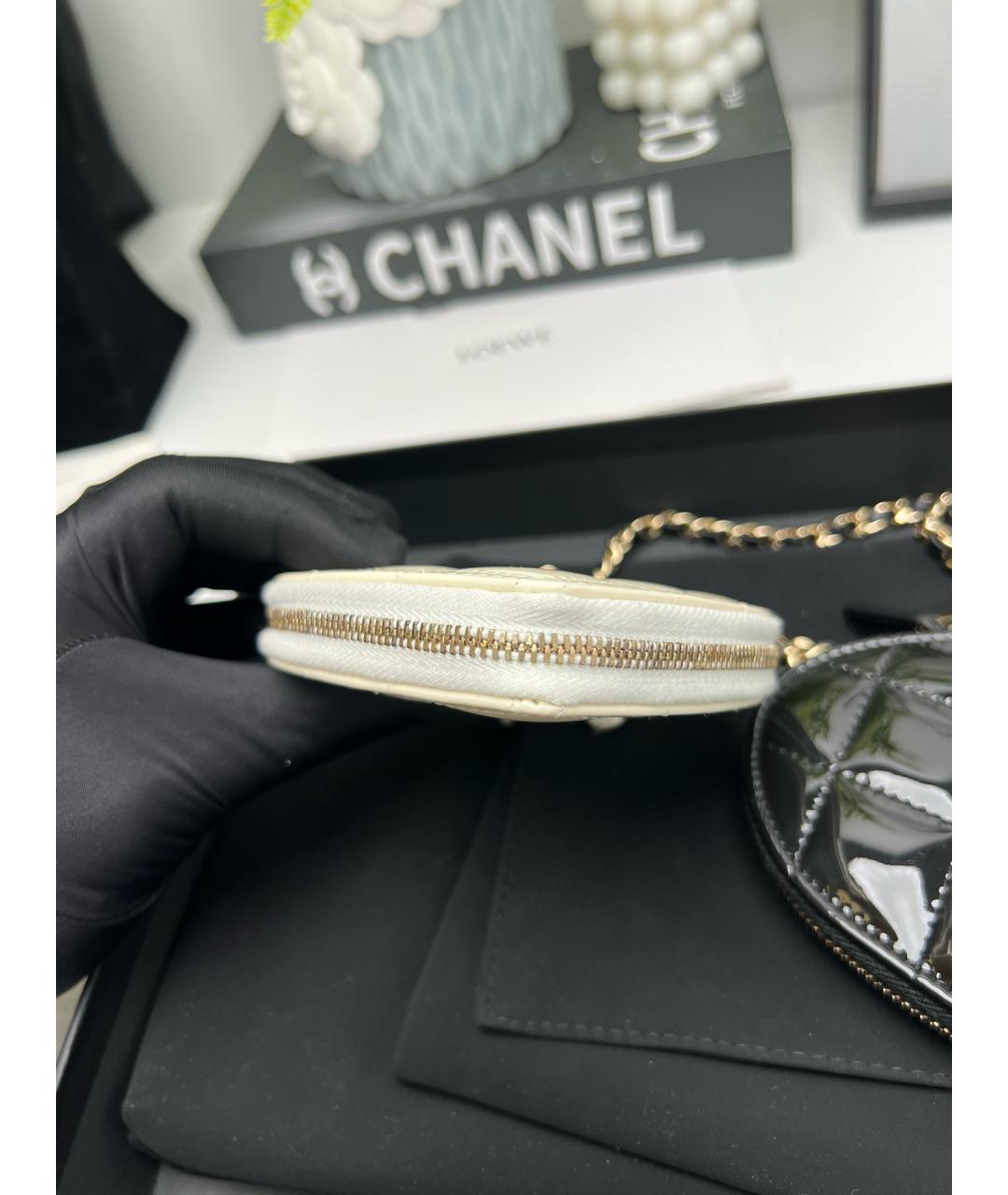 CHANEL Черная сумка через плечо из лакированной кожи, фото 3