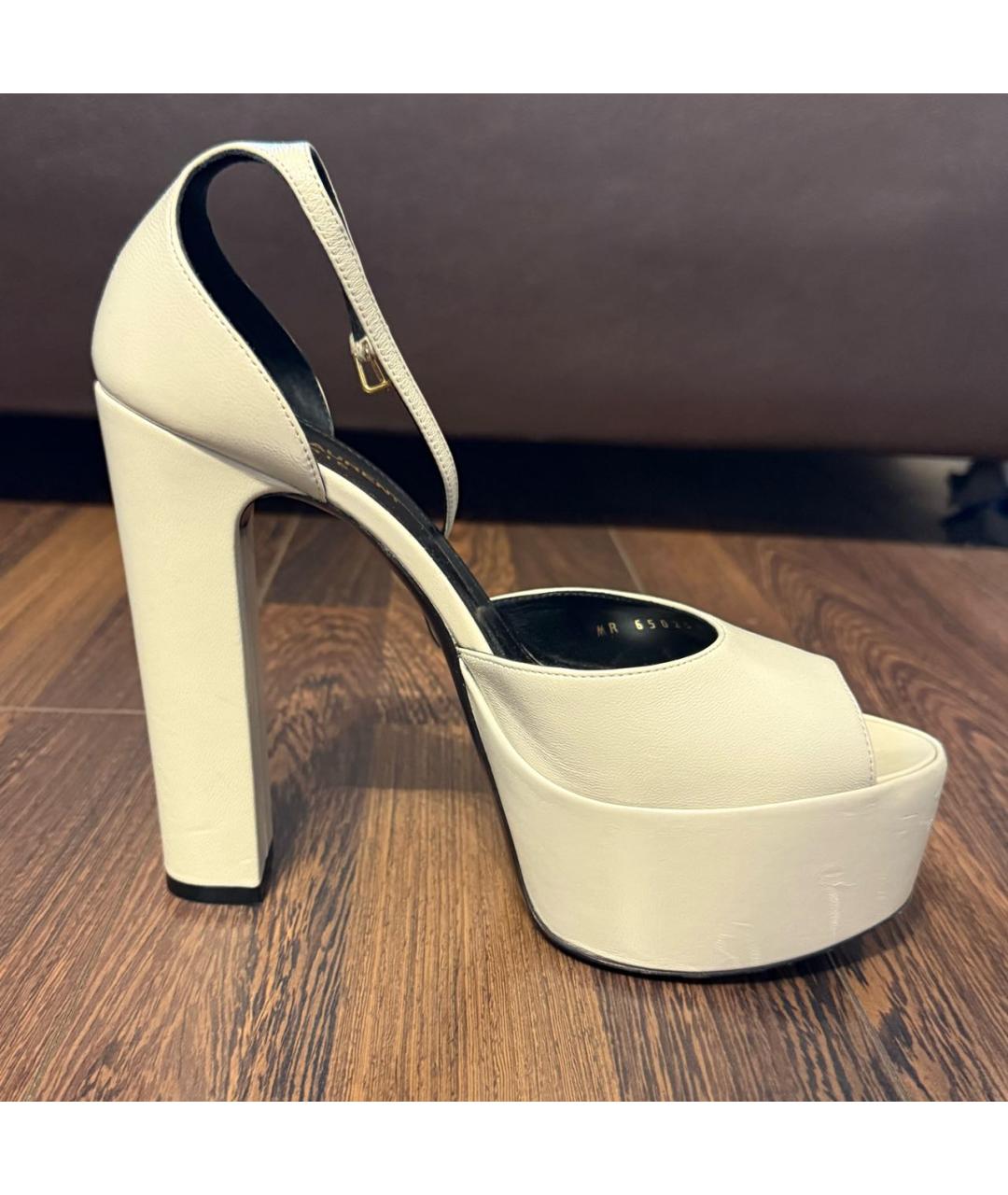 SAINT LAURENT Белые кожаные босоножки, фото 2