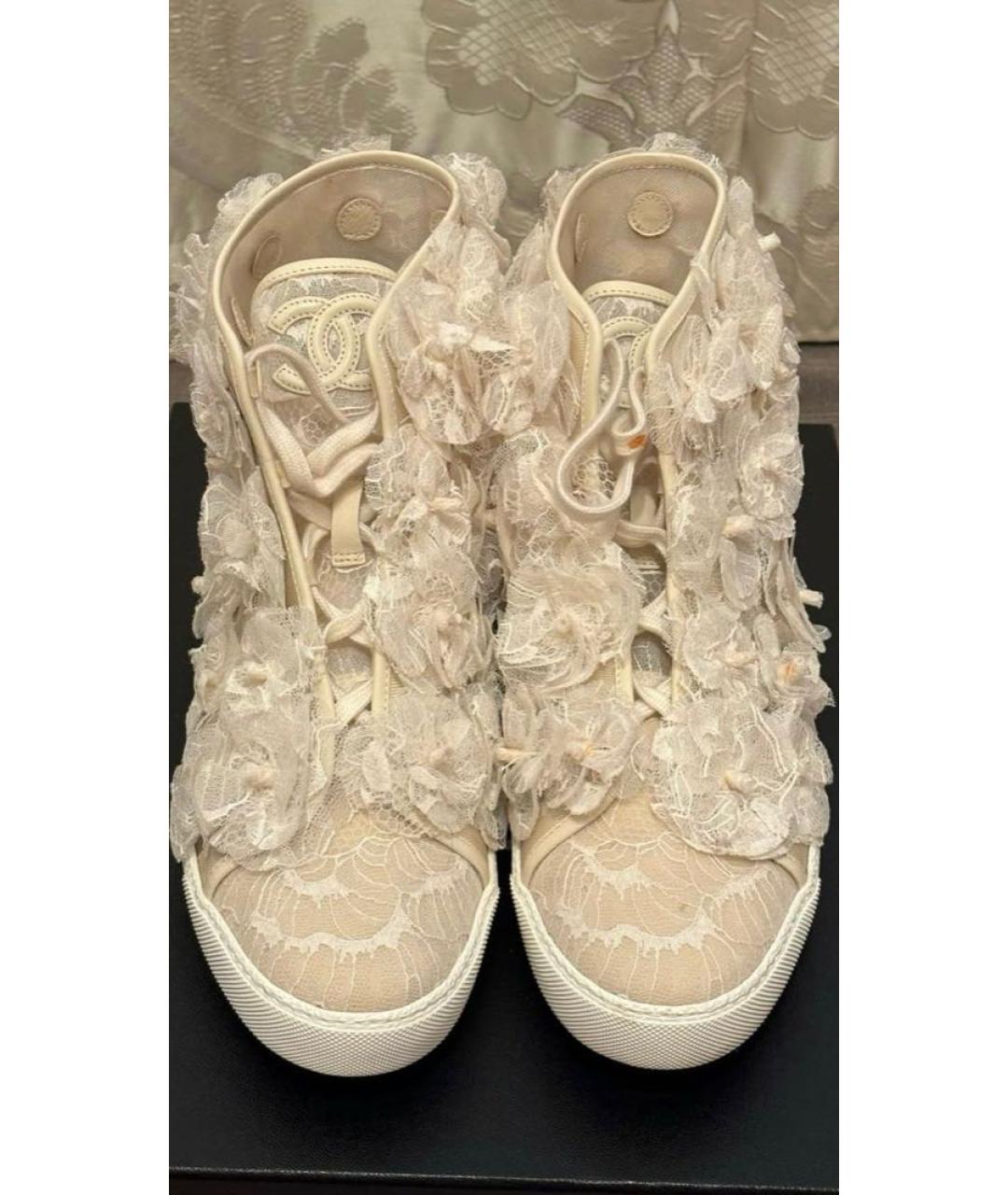 CHANEL Бежевые текстильные кеды, фото 2