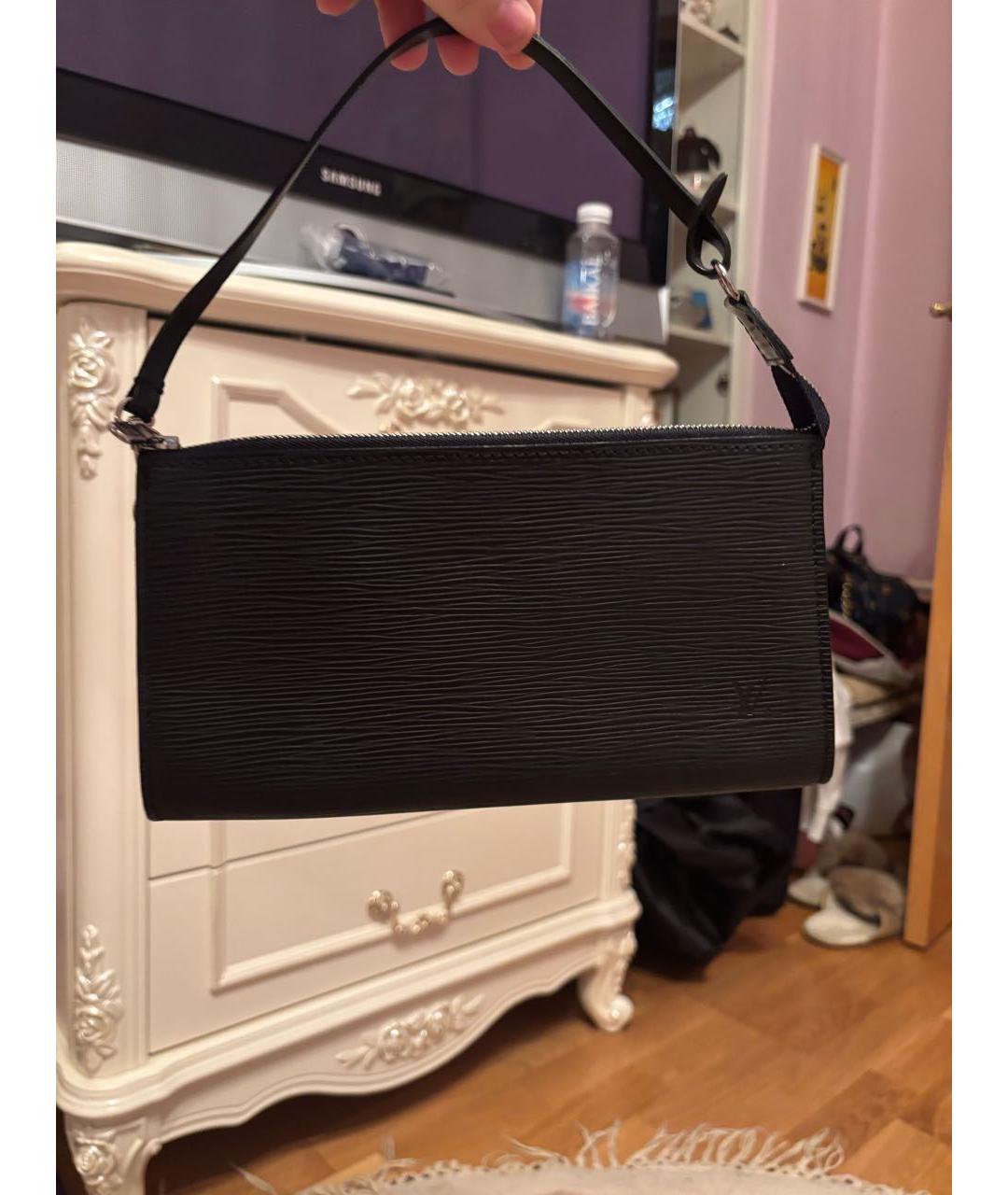 LOUIS VUITTON Черная кожаная сумка с короткими ручками, фото 5