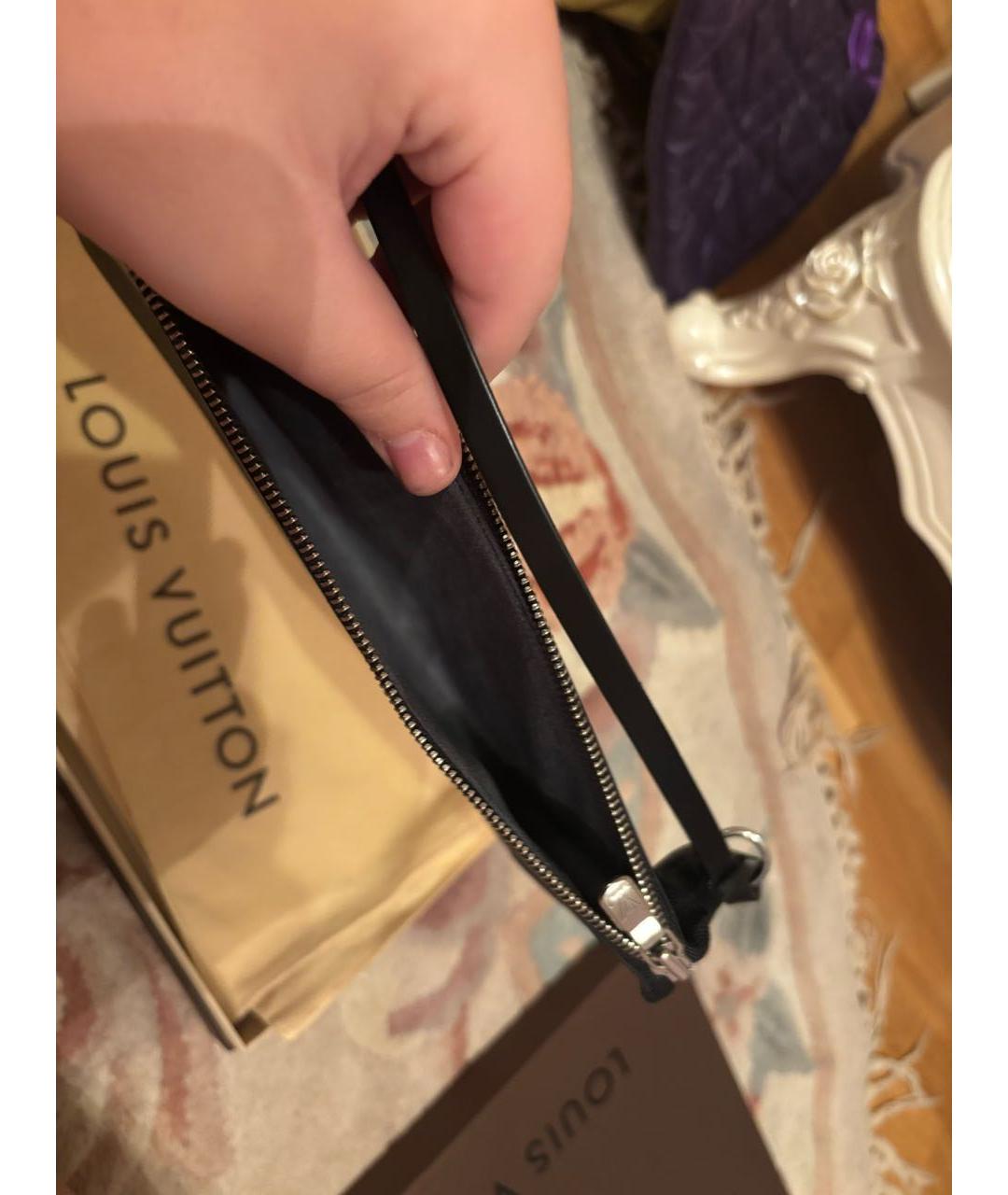 LOUIS VUITTON Черная кожаная сумка с короткими ручками, фото 3