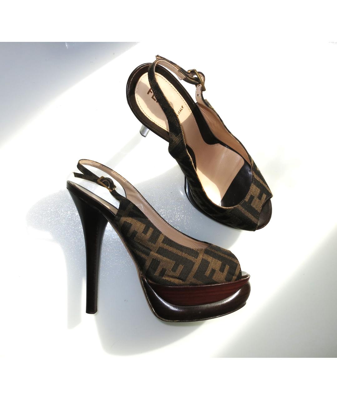 FENDI Коричневые текстильные босоножки, фото 10