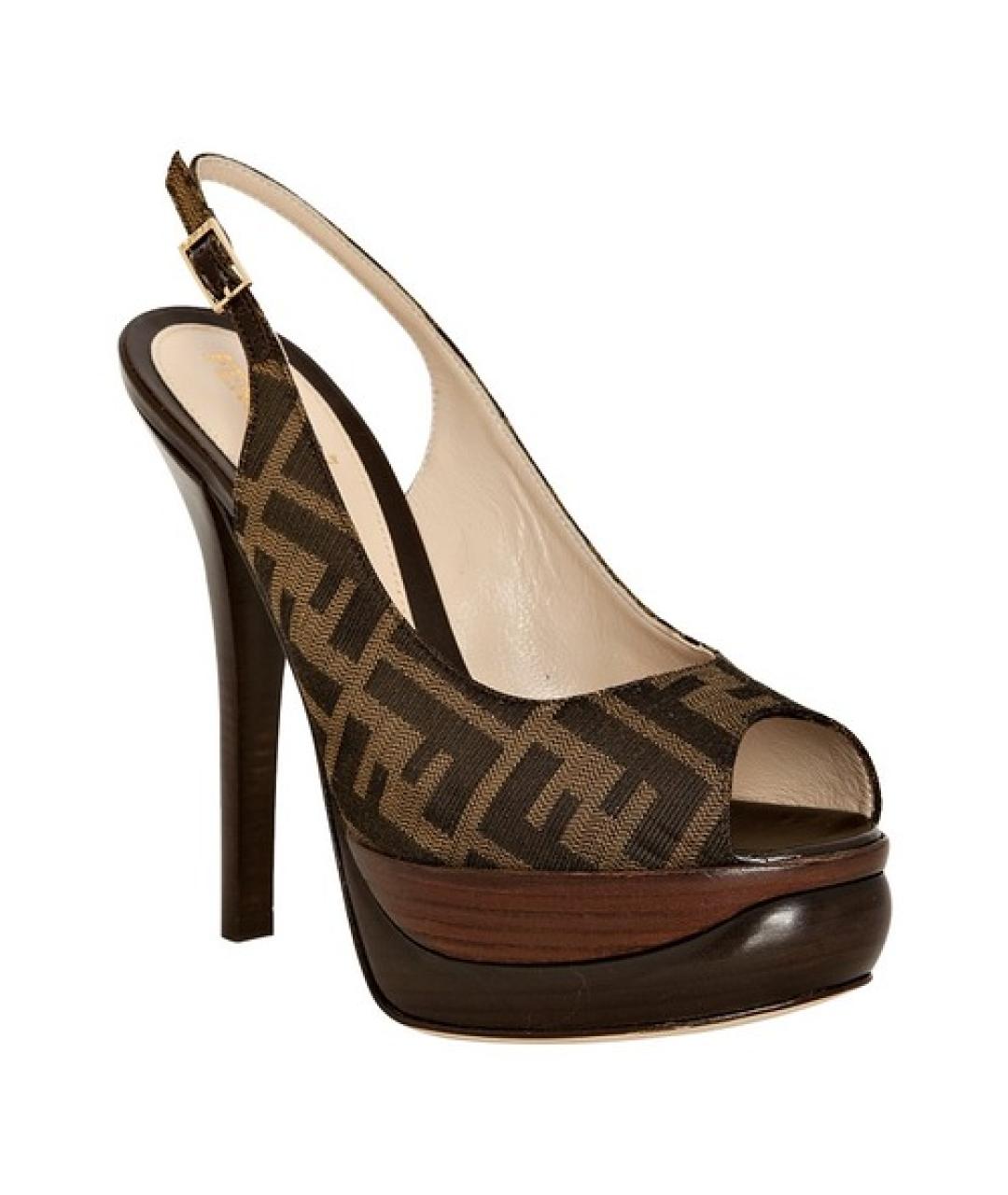 FENDI Коричневые текстильные босоножки, фото 2